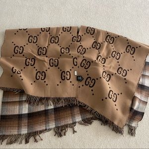 Gucci wool cape